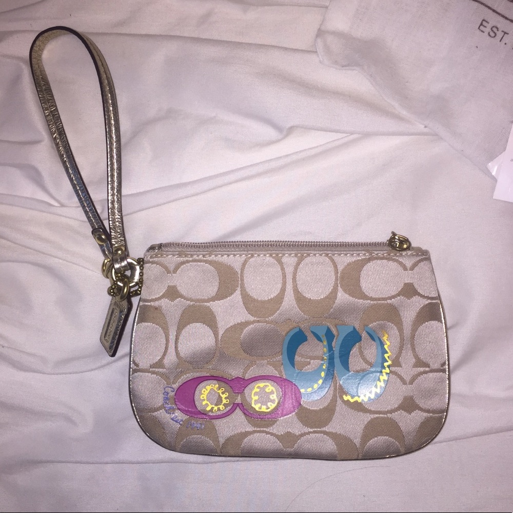 COACH Wristlet✨